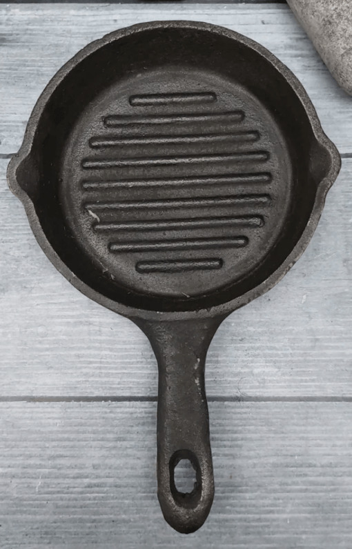 CAST IRON MINI ROUND GRILL PAN (6"/17CM)